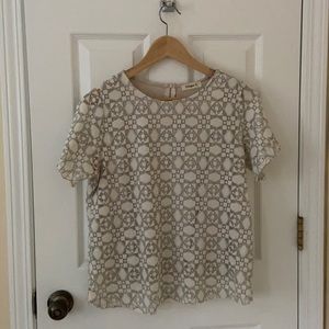 Cropped t-shirt with patterned lace overlay